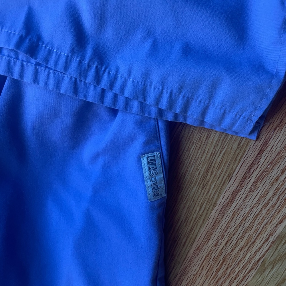 Purple scrubs - Picture 4 of 6